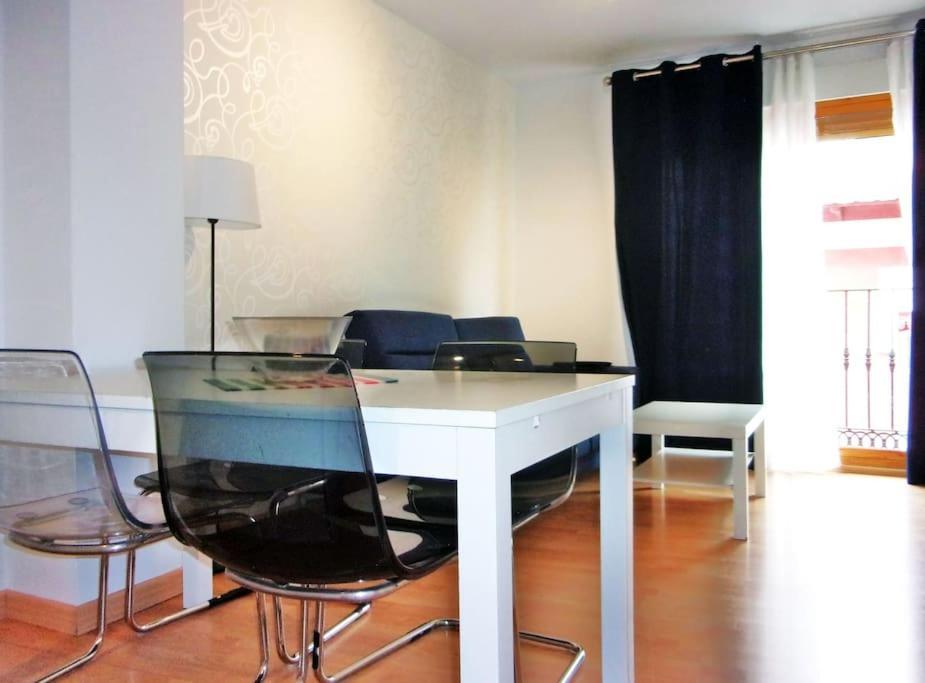 Beautiful Apartment In Calle Mayor อาลิกันเต ภายนอก รูปภาพ
