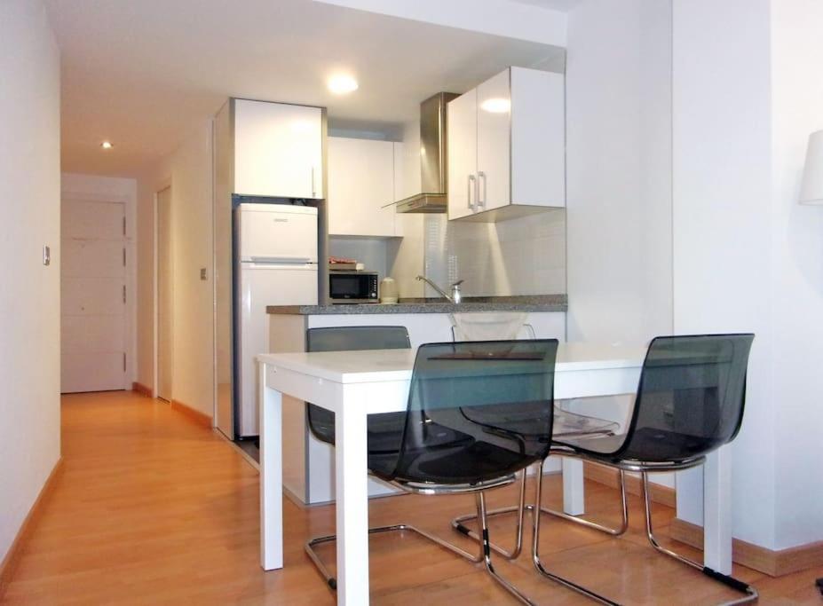 Beautiful Apartment In Calle Mayor อาลิกันเต ภายนอก รูปภาพ
